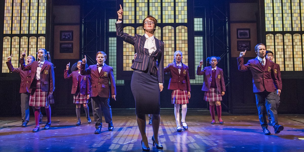 PVRIS meet kids from School Of Rock