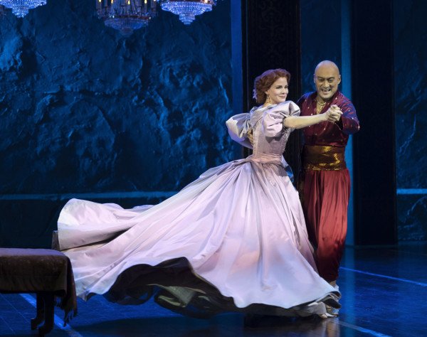 Kelli O'Hara and Ken Watanabe in The King And I (Photo: Paul Kolnik)