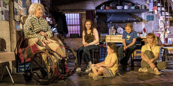 The current cast of The Ferryman (Photo: Johan Persson)