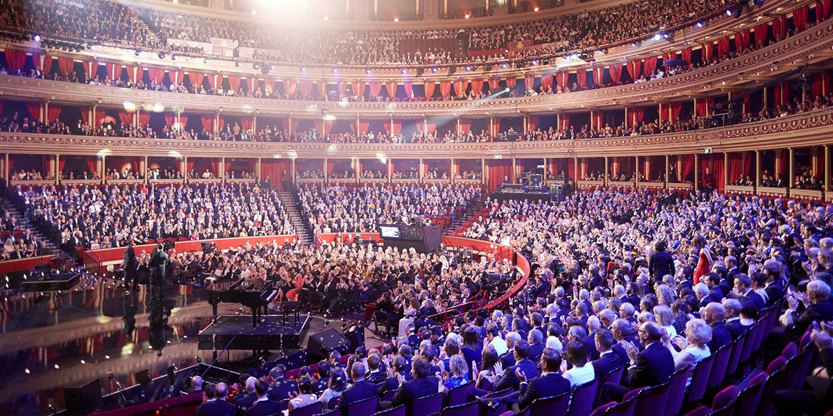 CLOSED: Become a Public Panellist for the Olivier Awards with Mastercard 2019!