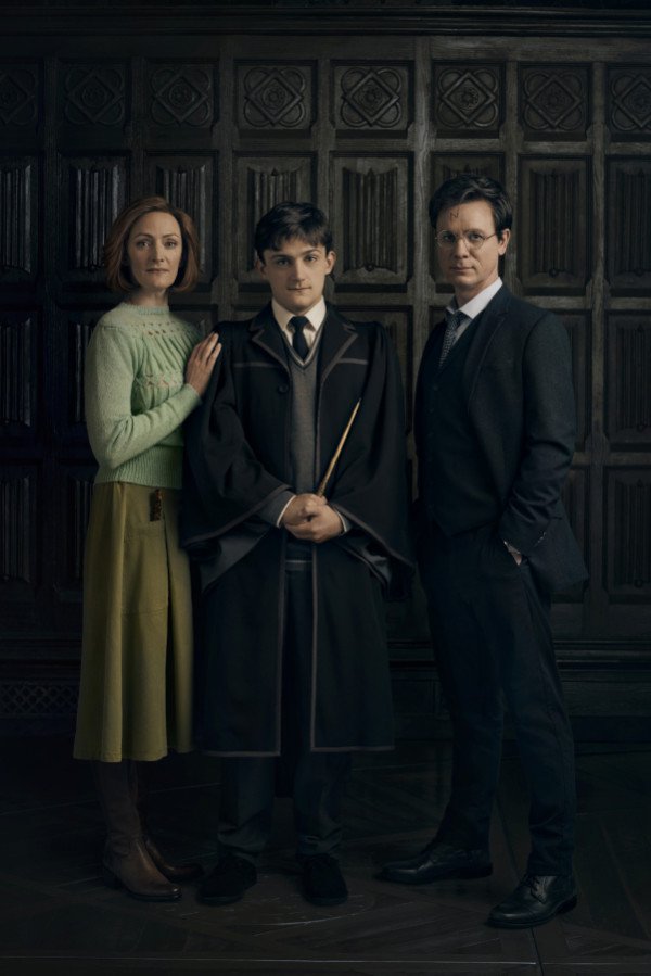 Harry Potter And The Cursed Child. The Potters: Susie Trayling as Ginny Potter, Joe Idris as Roberts Albus Potter and Jamie Ballard as Harry Potter. Photo by Charlie Gray