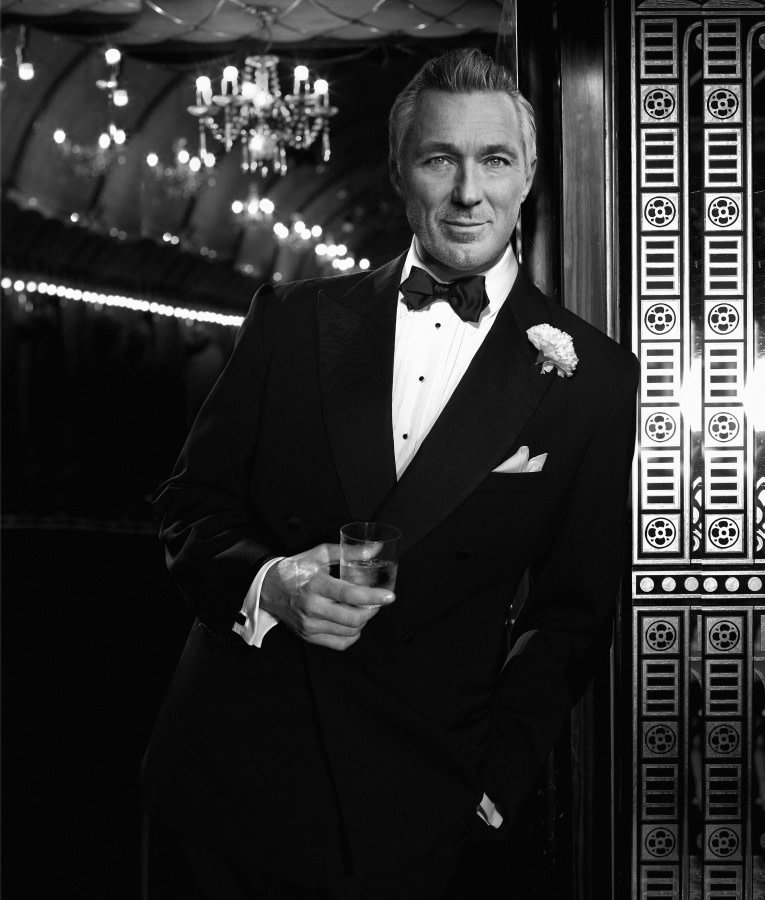Martin Kemp as Billy Flynn in Chicago at Phoenix Theatre