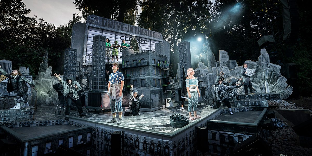 Marc Antolin, Jemima Rooper and company in Little Shop Of Horrors (Photo: Johan Persson)