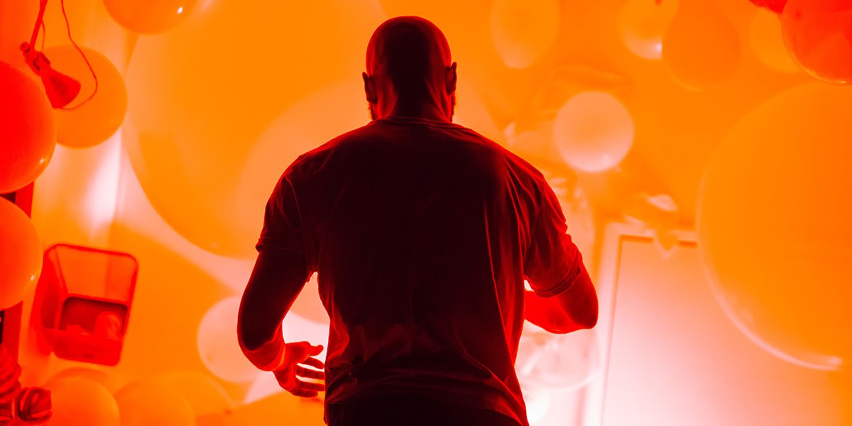 Arinzé Kene in Misty (Photo: Helen Murray)