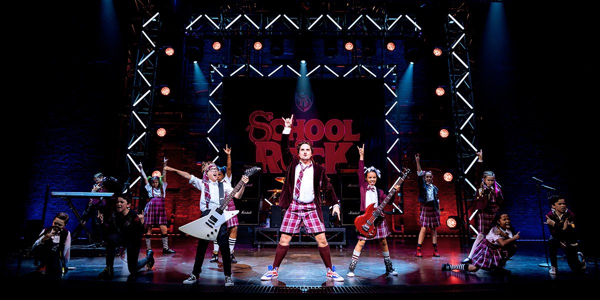 Craig Gallivan and the kids cast of School Of Rock (Photo: Manuel Harlan)
