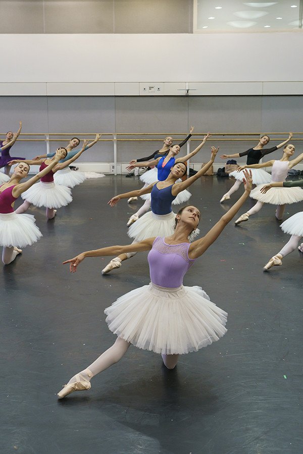 Artists of The Royal Ballet in rehearsal for La Bayadère (Photo: Bill Cooper)