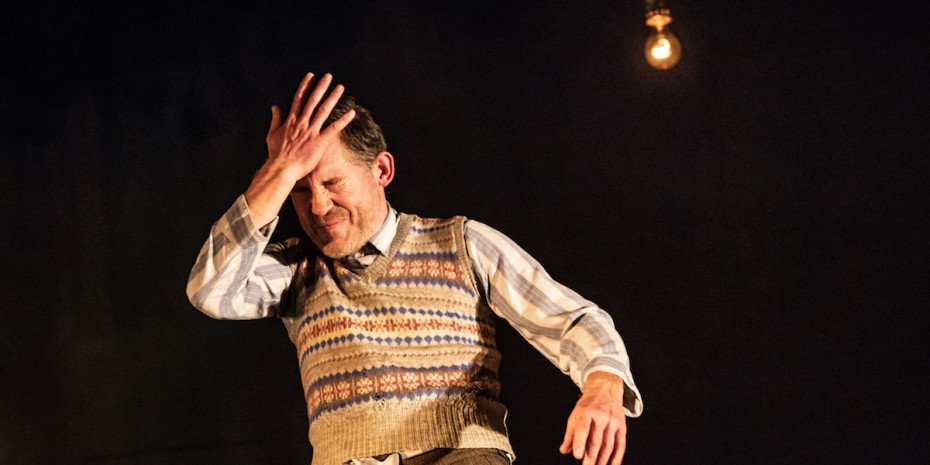 Lee Evans in Pinter Three. Photo credit Marc Brenner