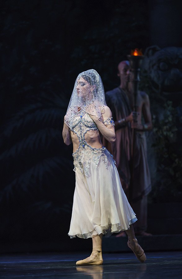 La Bayadère. Marianela Nuñez as Nikiya. ©ROH, 2018. Photographed by Bill Cooper.