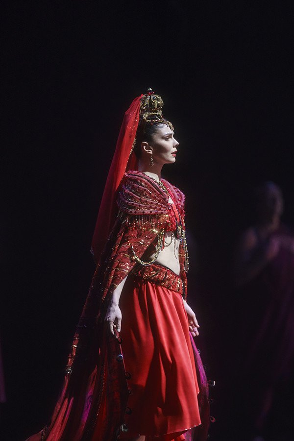 La Bayadère. Natalia Osipova as Gamzatti. ©ROH, 2018. Photographed by Bill Cooper.