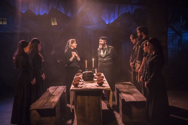 Kirsty MacLaren (Chava), Harriet Bunton (Hodel), Judy Kuhn(Golde), Andy Nyman (Tevye), Joshua Gannon (Motel), Stewart Clarke (Perchik), Sofia Bennett (Bielke), Shoshana Ezequiel (Shprintze). (Photo: Johan Persson).