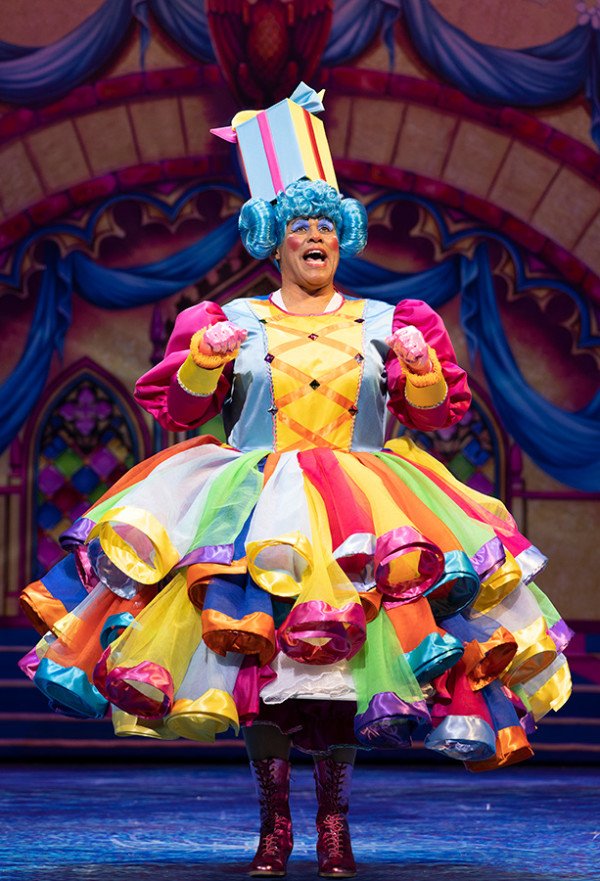 Gary Wilmot in Snow White (Photo: Paul Coltas)