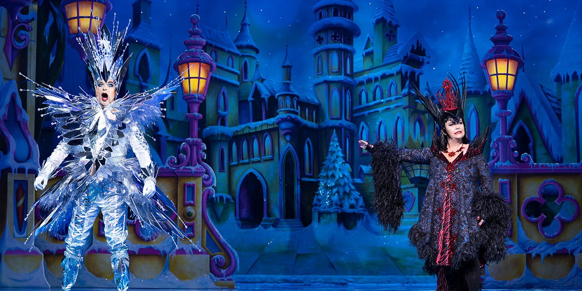 Julian Clary and Dawn French in Snow White (Photo: Paul Coltas)