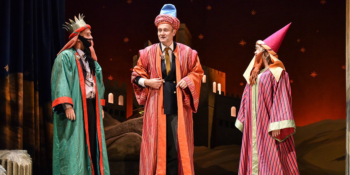 John Marquez, Hugh Dennis and Lesley Garrett in The Messiah (Photo: Robert Day)