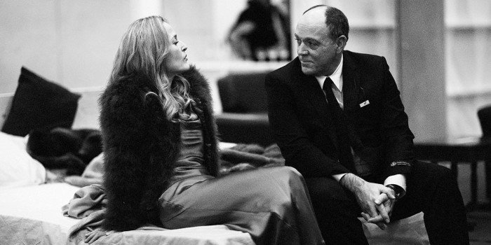 Gillian Anderson Ian Drysdale. Photography by Jan Versweyveld hvopqn