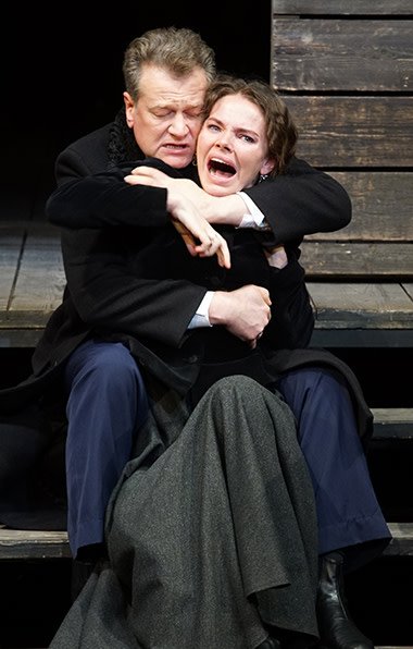 Sergey Vlasov and Elizaveta Boyarskaya in Three Sisters ln0pwc