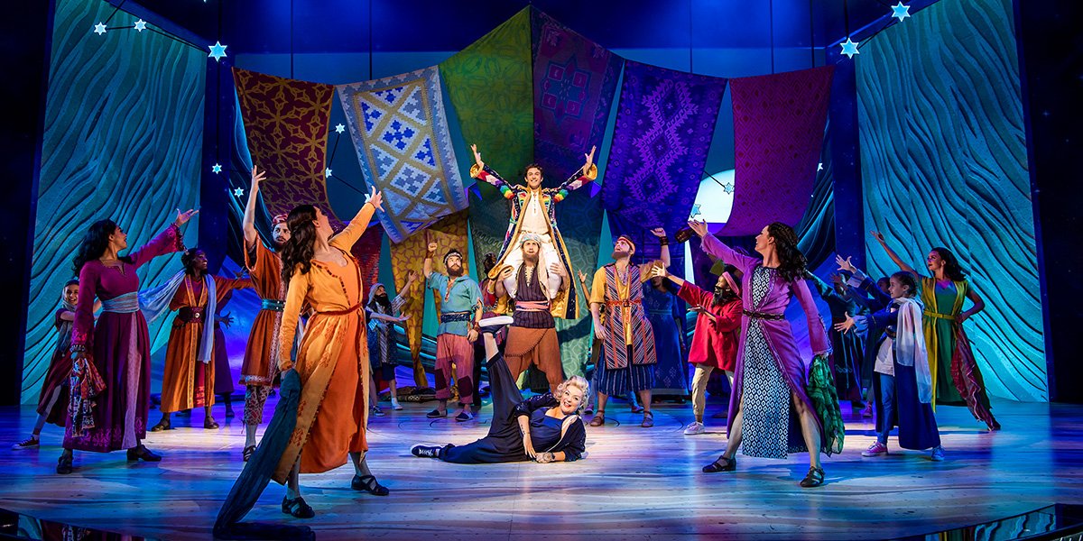 The company of Joseph and the Amazing Technicolor Dreamcoat Photographer Tristram Kenton