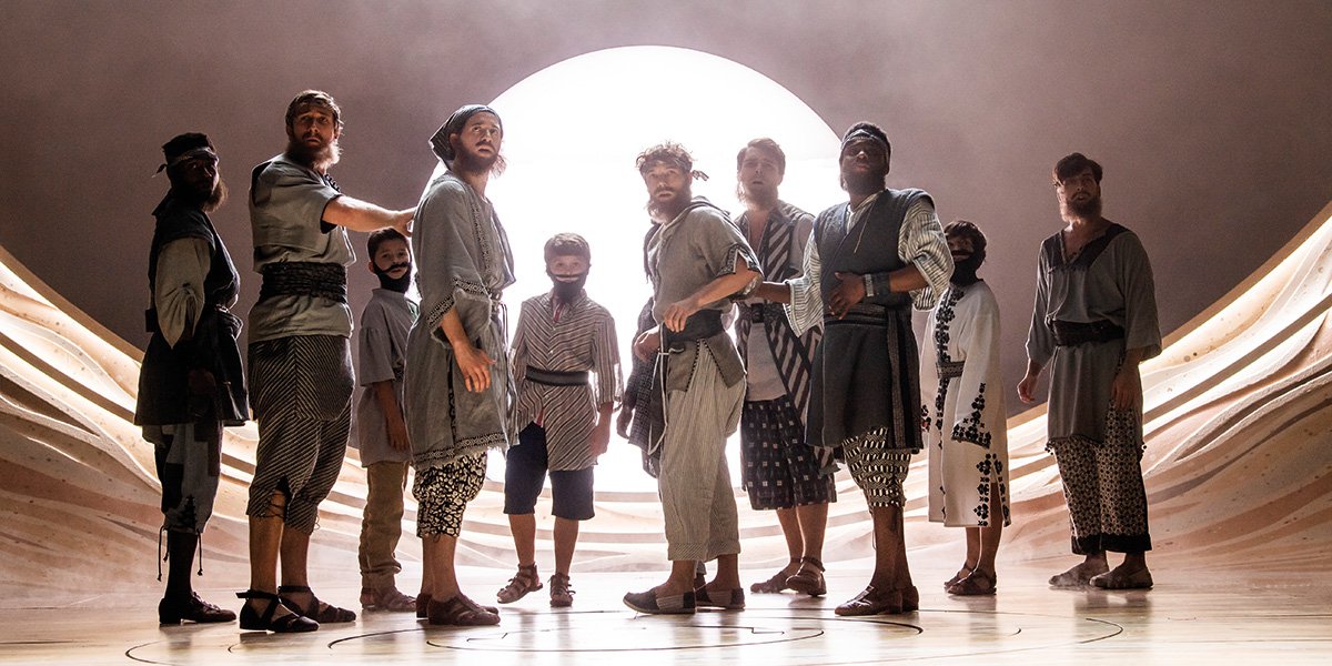 The ensemble of Joseph and the Amazing Technicolor Dreamcoat Photographer Tristram Kenton