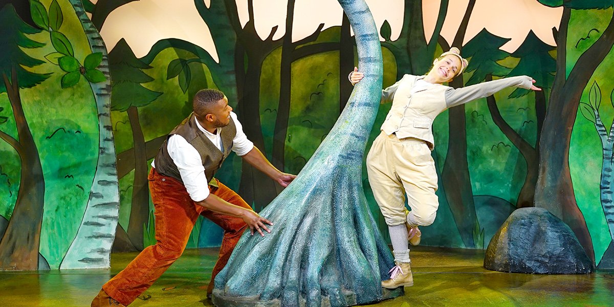 The Gruffalo Live on Stage Elliot Rodriguez and Rebecca Newman as Mouse credit Tall Stories uqwjh5