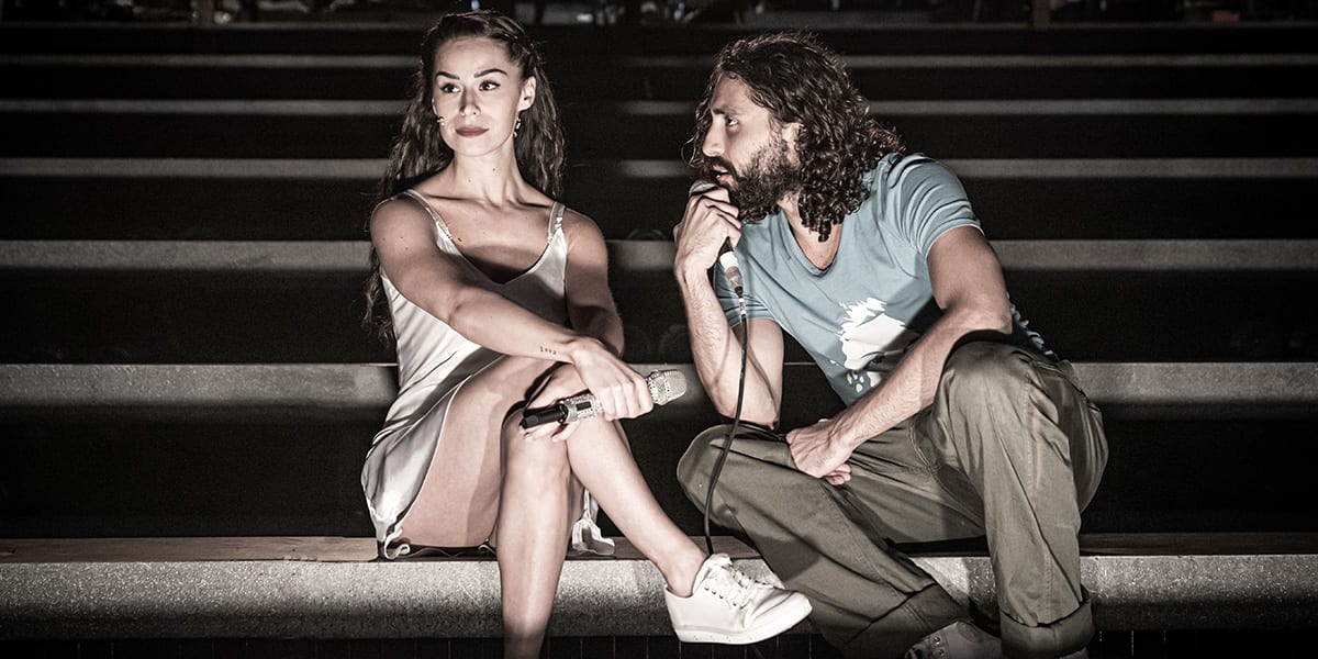 Samantha Pauly as Eva Per%C3%B3n and Trent Saunders as Che. Photo Marc Brenner wc2nlr