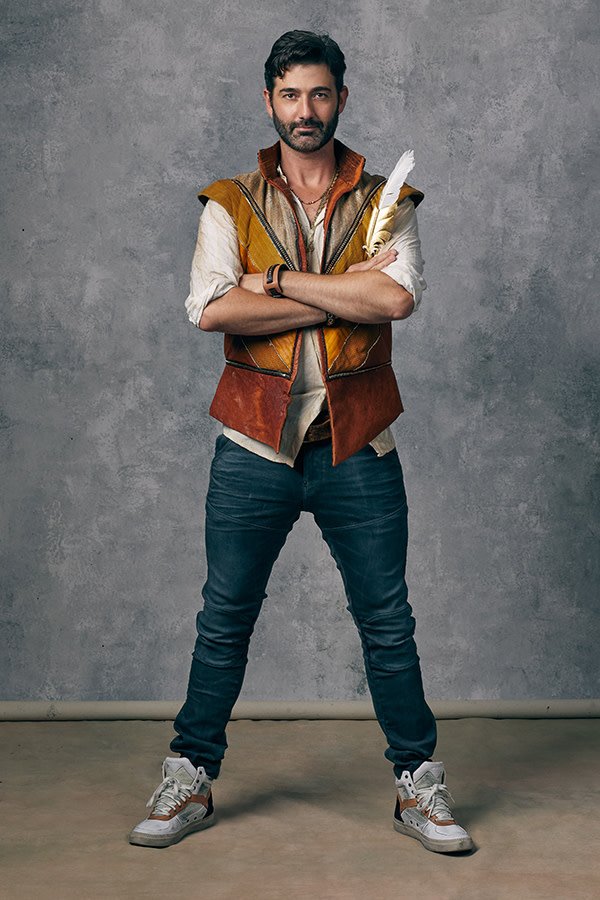 & Juliet, Oliver Thomsett as Shakesepeare