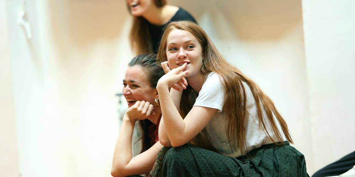 Amy Molloy & Liádan Dunlea. Photo by Catherine Ashmore.