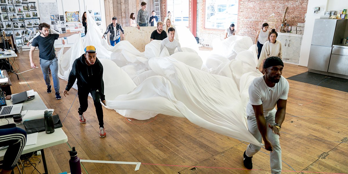 5. The Cast of The Lion The Witch and The Wardrobe photo by Manuel Harlan q3vyvz