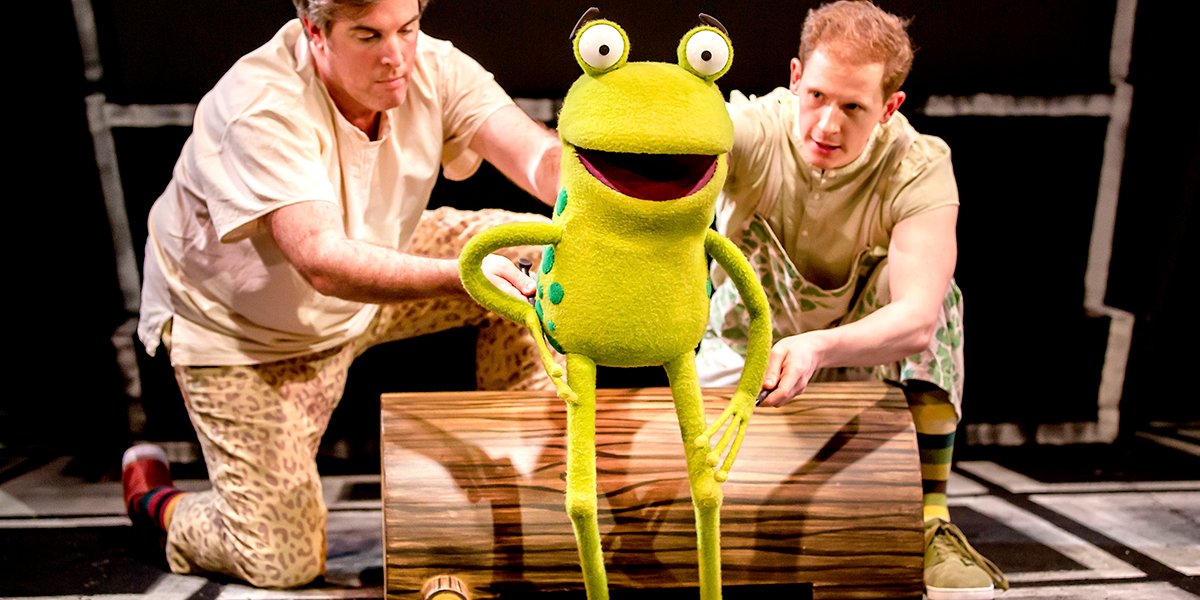 L R Simon Yadoo John Winchester as Frog in Oi Frog Friends Pamela Raith Photography bahbzo