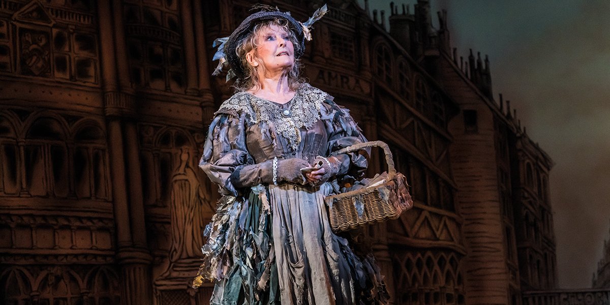 Petula Clarke in Mary Poppins. Photo by Johan Persson.