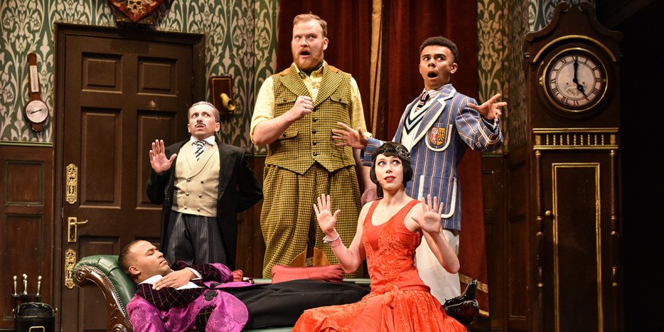 2019 Cast_The Play That Goes Wrong