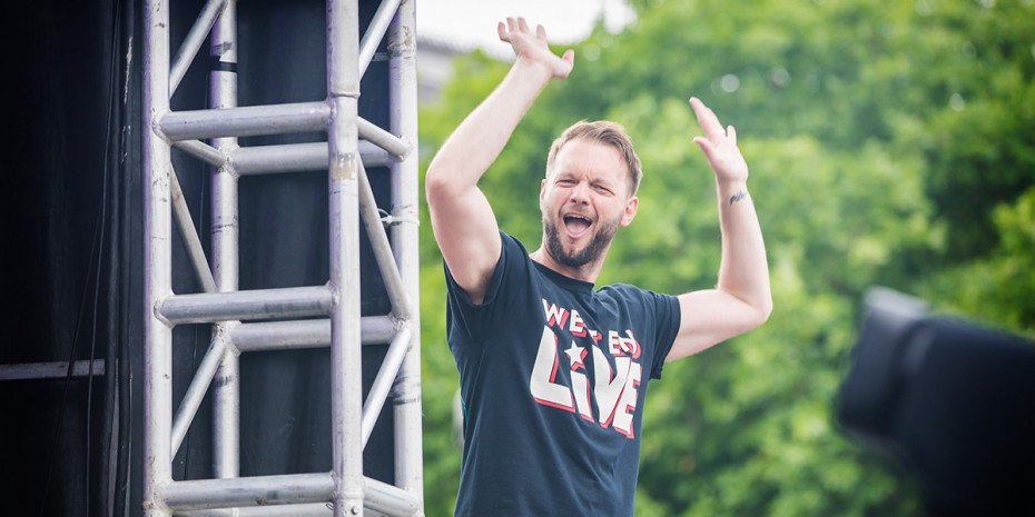 How To Make The Most Of West End Live_BSL interpreter