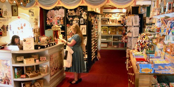 Benjamin Pollocks Toy Shop interior. 2X1jpg fsihr2