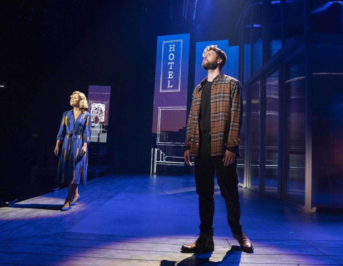 Kimberley Walsh as Annie Jay McGuiness as Sam in SLEEPLESS credit Alastair Muir bvtt6r