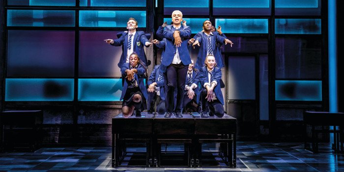 The company of Everybody s Talking About Jamie at the Apollo Theatre. Photo credit Matt Crockett 4 wjbl1y