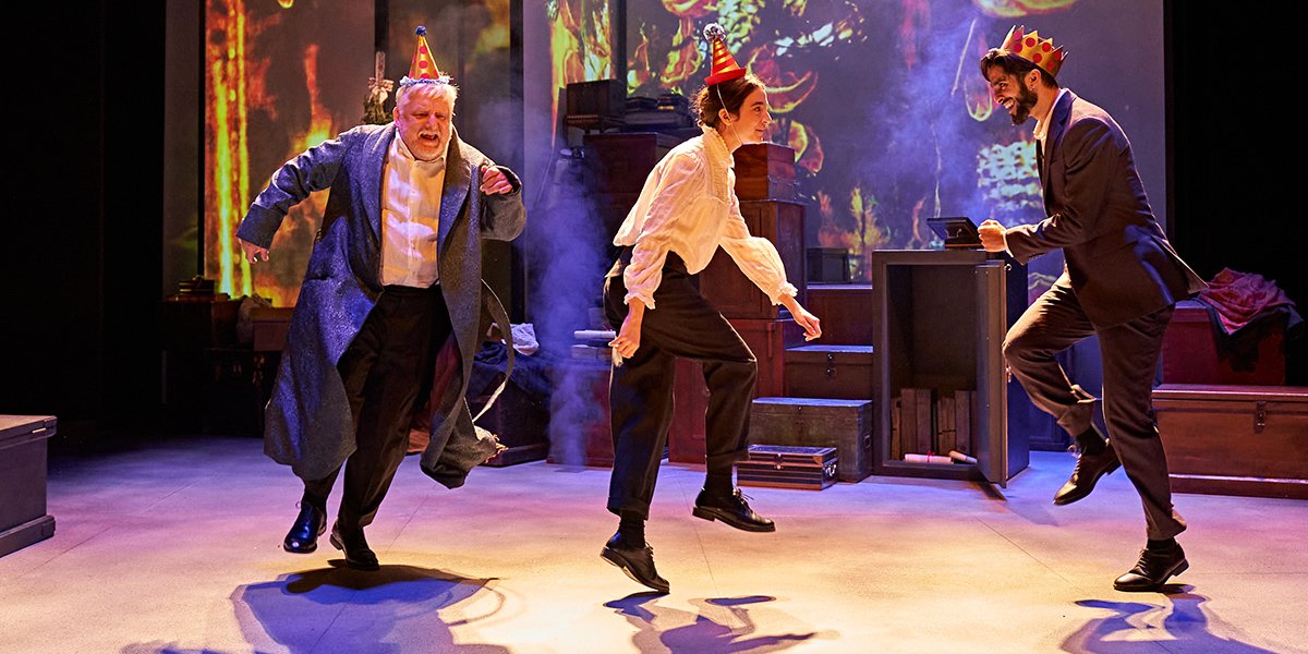 2. l r Simon Russell Beale Patsy Ferran and Eben Figueiredo in A Christmas Carol at the Bridge Theatre photo by Manuel Harlan mbzp6k