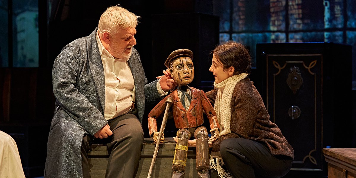 5. . l r Simon Russell Beale and Patsy Ferran in A Christmas Carol at the Bridge Theatre photo by Manuel Harlan dgplb5
