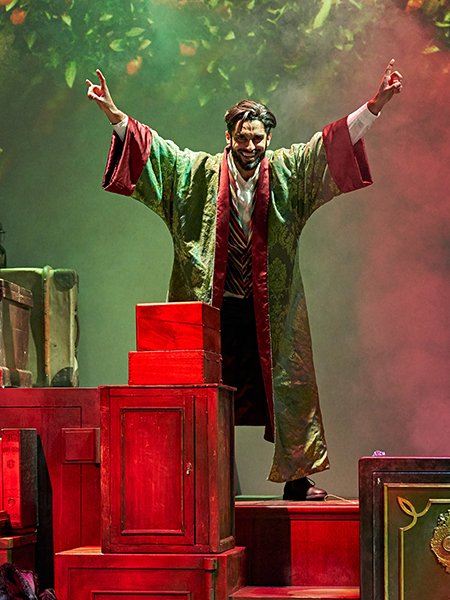 6. Eben Figueiredo in A Christmas Carol at the Bridge Theatre photo by Manuel Harlan hdpn0l