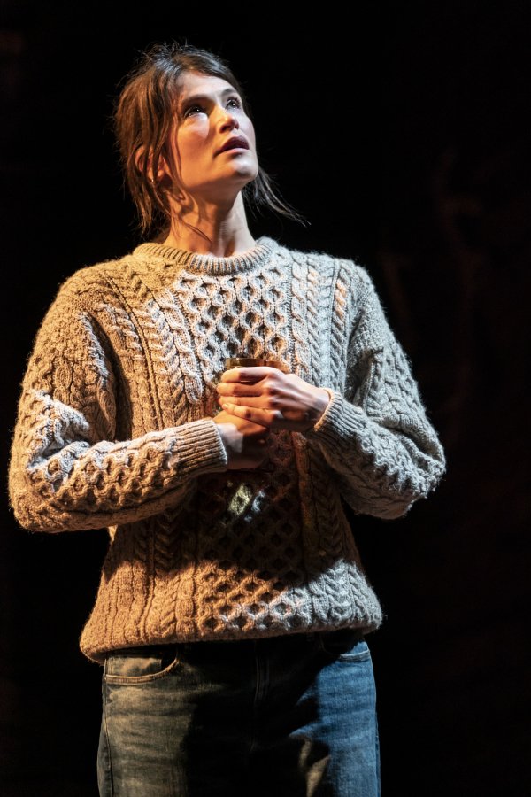 Walden Gemma Arterton Stella . Photo by Johan Persson eicov3