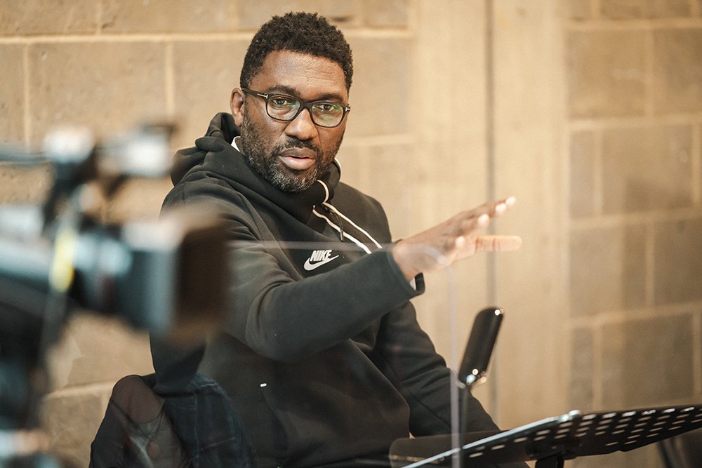 4. Director Kwame Kwei Armah Changing Destiny Rehearsal c Marc Brenner m1q1zh