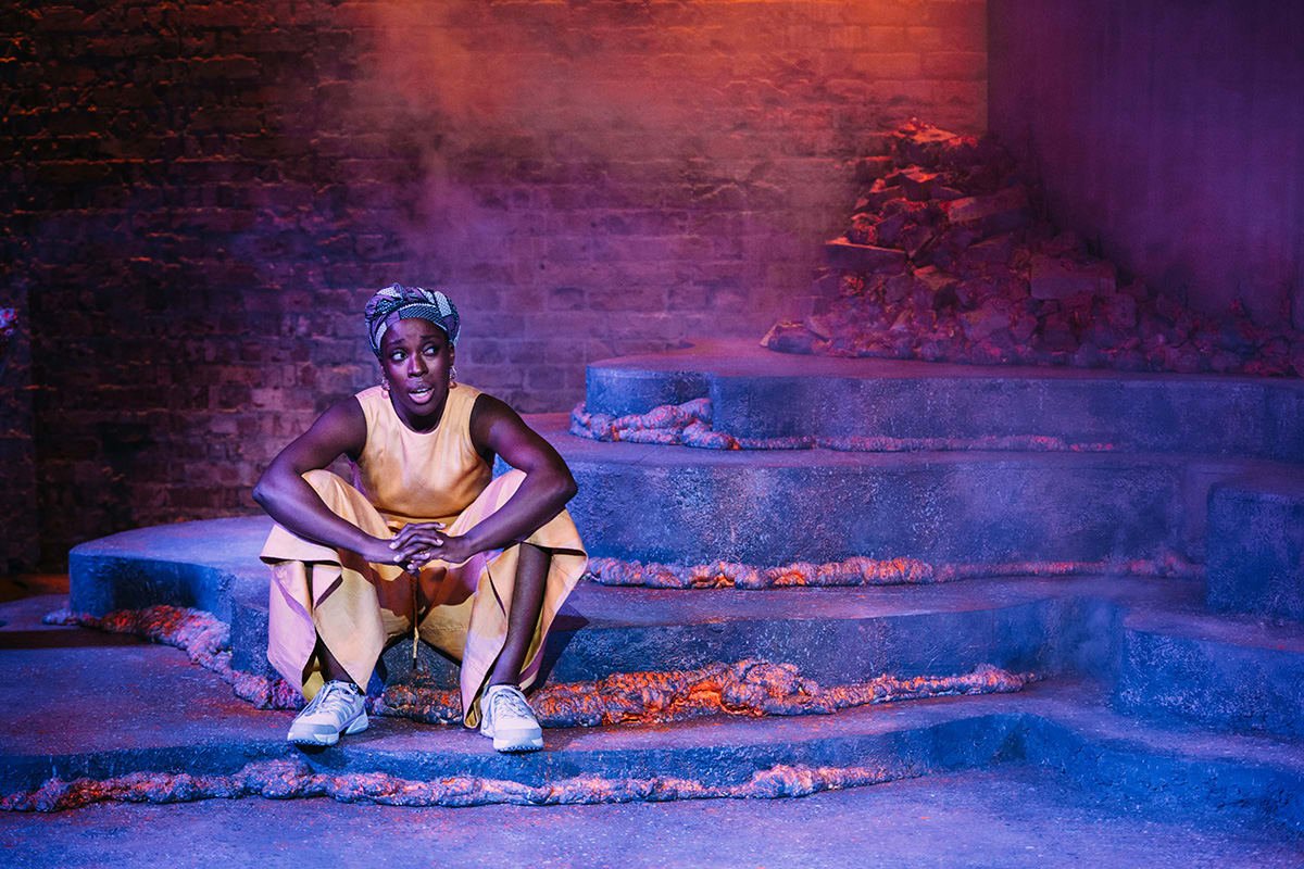 Ronk%E1%BA%B9 Ad%C3%A9kolu%E1%BA%B9jo in Lava at the Bush Theatre. Photo credit Helen Murray 109 1200600 owgok8