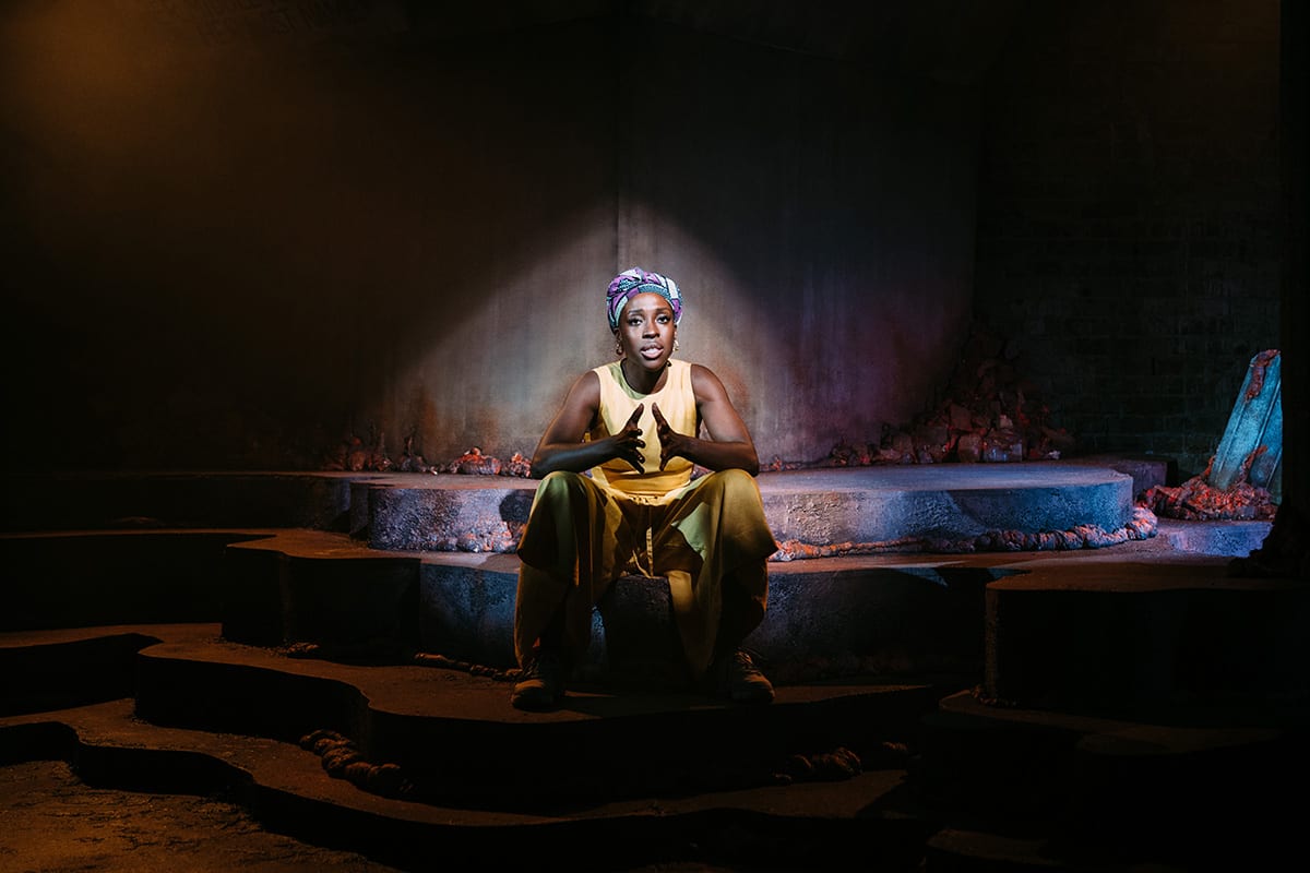 Ronk%E1%BA%B9 Ad%C3%A9kolu%E1%BA%B9jo in Lava at the Bush Theatre. Photo credit Helen Murray 41 1200600 cdok0m