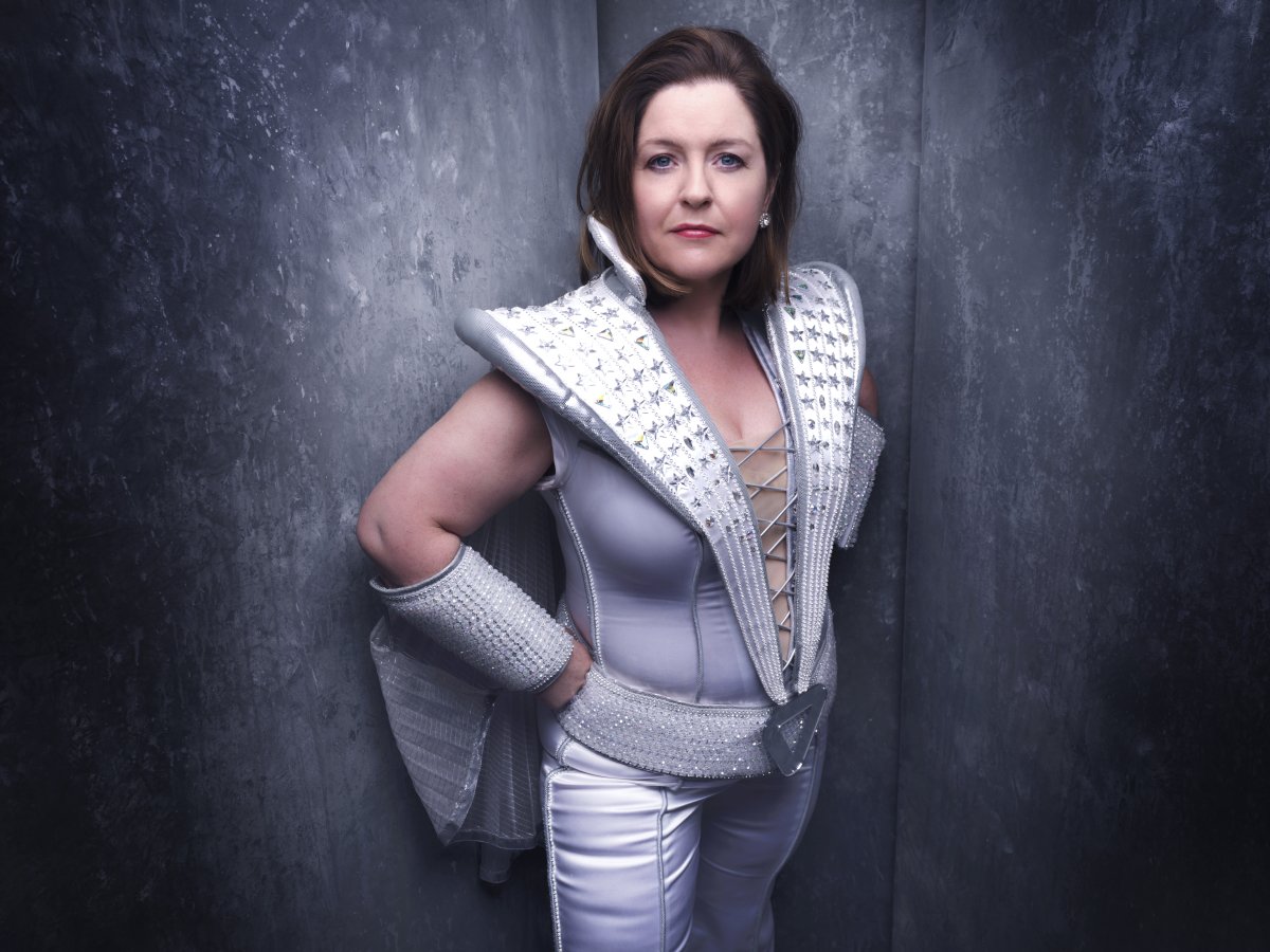 Gemma Goggin Rosie in MAMMA MIA at the Novello Theatre c Rankin pzvrz0