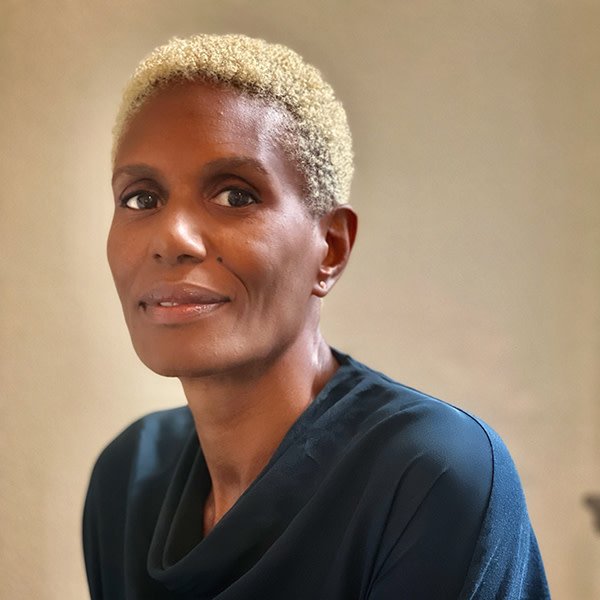 Amanda Parker headshot z5biis